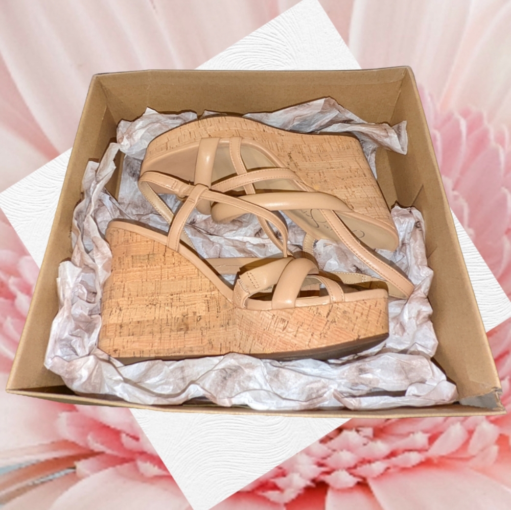 Jessica Simpson, Simina Sandal Wedge in Buff- size 8M